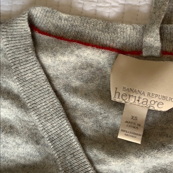 Banana Republic Heritage Cashmere sweater - Picture 10 of 13